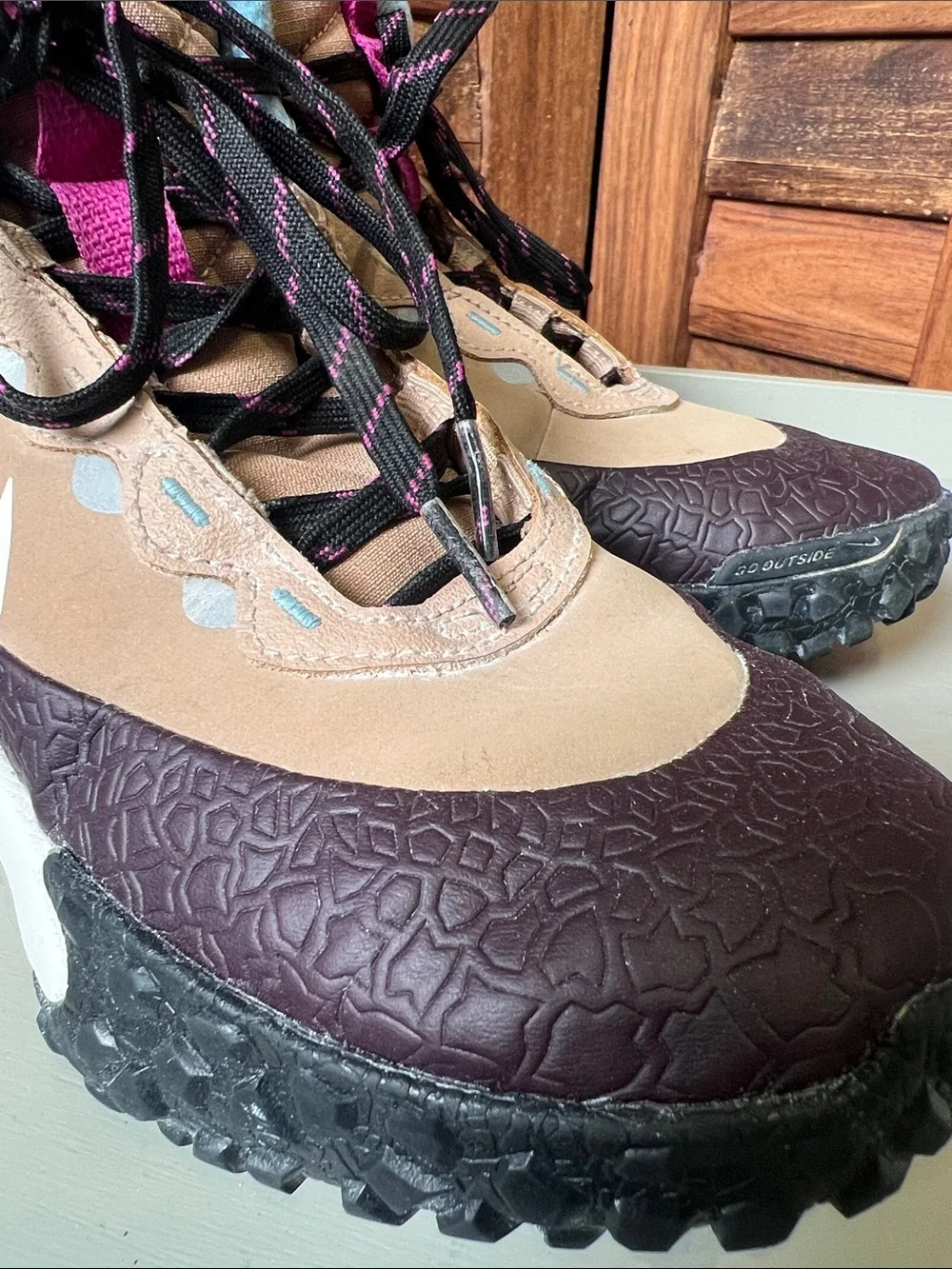 Nike Terrascout girls 3Y Style FV4173-200. Mixed-Material High-Top Sneakers.